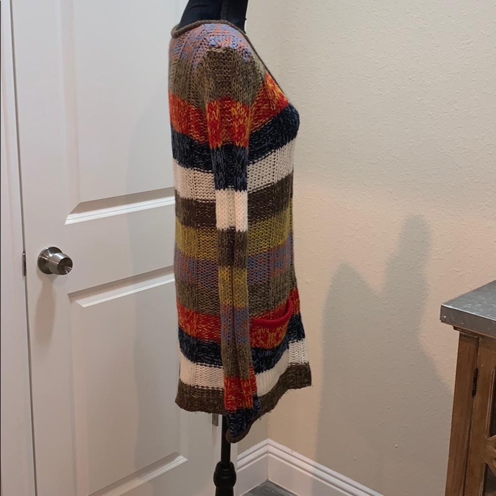 Sweater - Picture 6 of 6